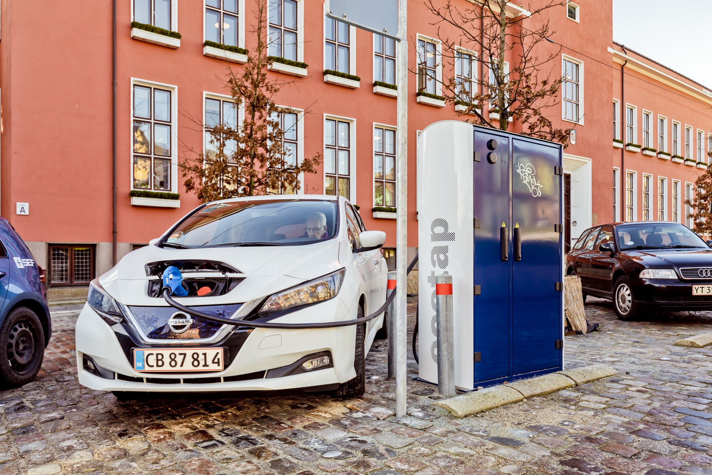 Personbiler står for en stor del af CO2-udledningen fra vejtransporten.
